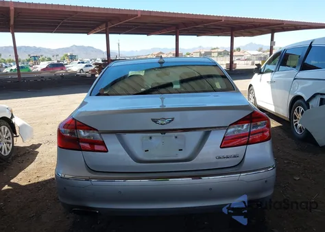 2012 Hyundai Genesis 3.8 z USA, uszkodzony, nr VIN KMHGC4DD9CU172451